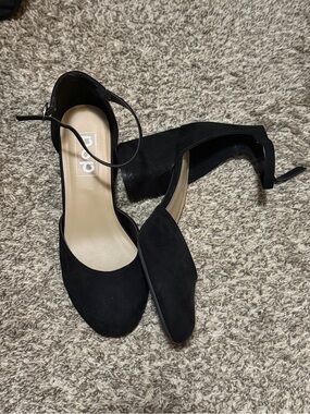 Women’s Black Closed Toe Block Heels Ankle Strap Shoes